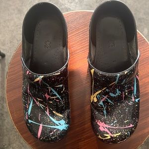 Dansko clogs size 41